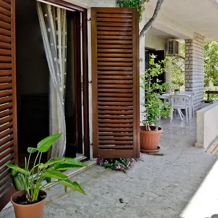 Sun & Sea Apartment